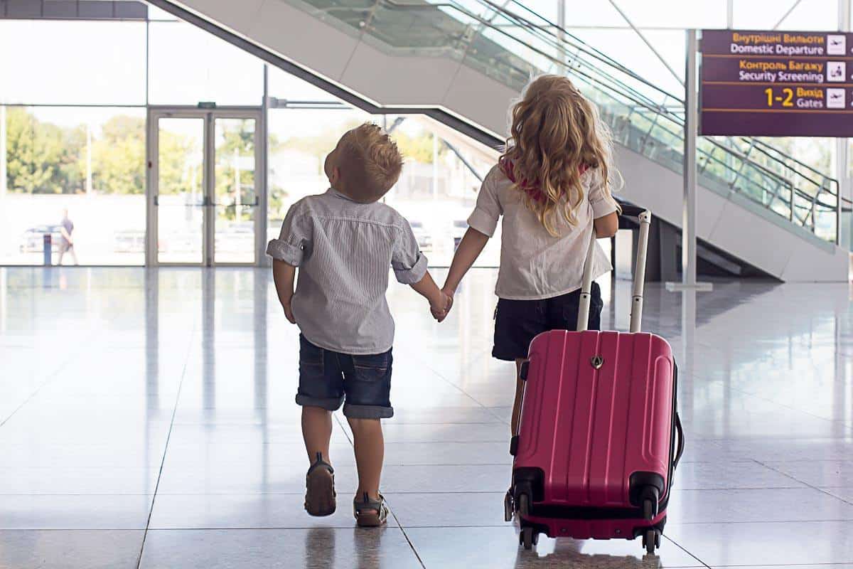 Best Kids' Carry-On Rolling Suitcase 2022 Review